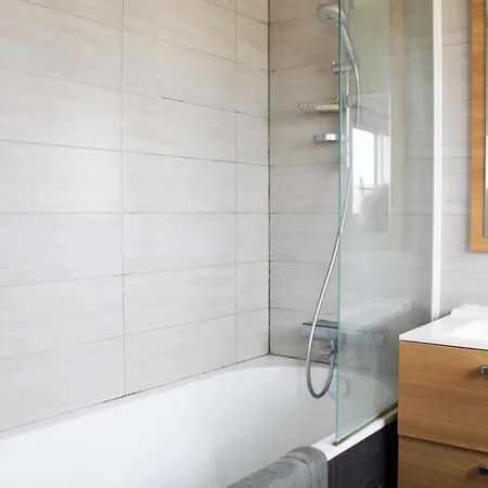 Apartment Spacious 120 M Family Nest In 18th Paris